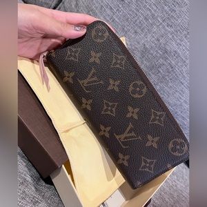 Louis Vuitton Clemence wallet in monogram rose ballerine interior